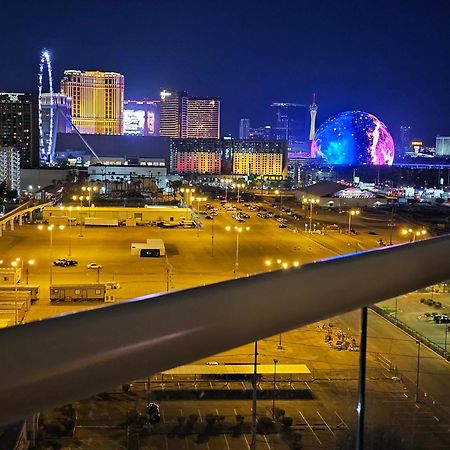 Strip & Sphere View - Separate Living Room - 2 Full Bath - Full Kitchen - Balcony - 900 Sqft - Mgm Signature Las Vegas Buitenkant foto